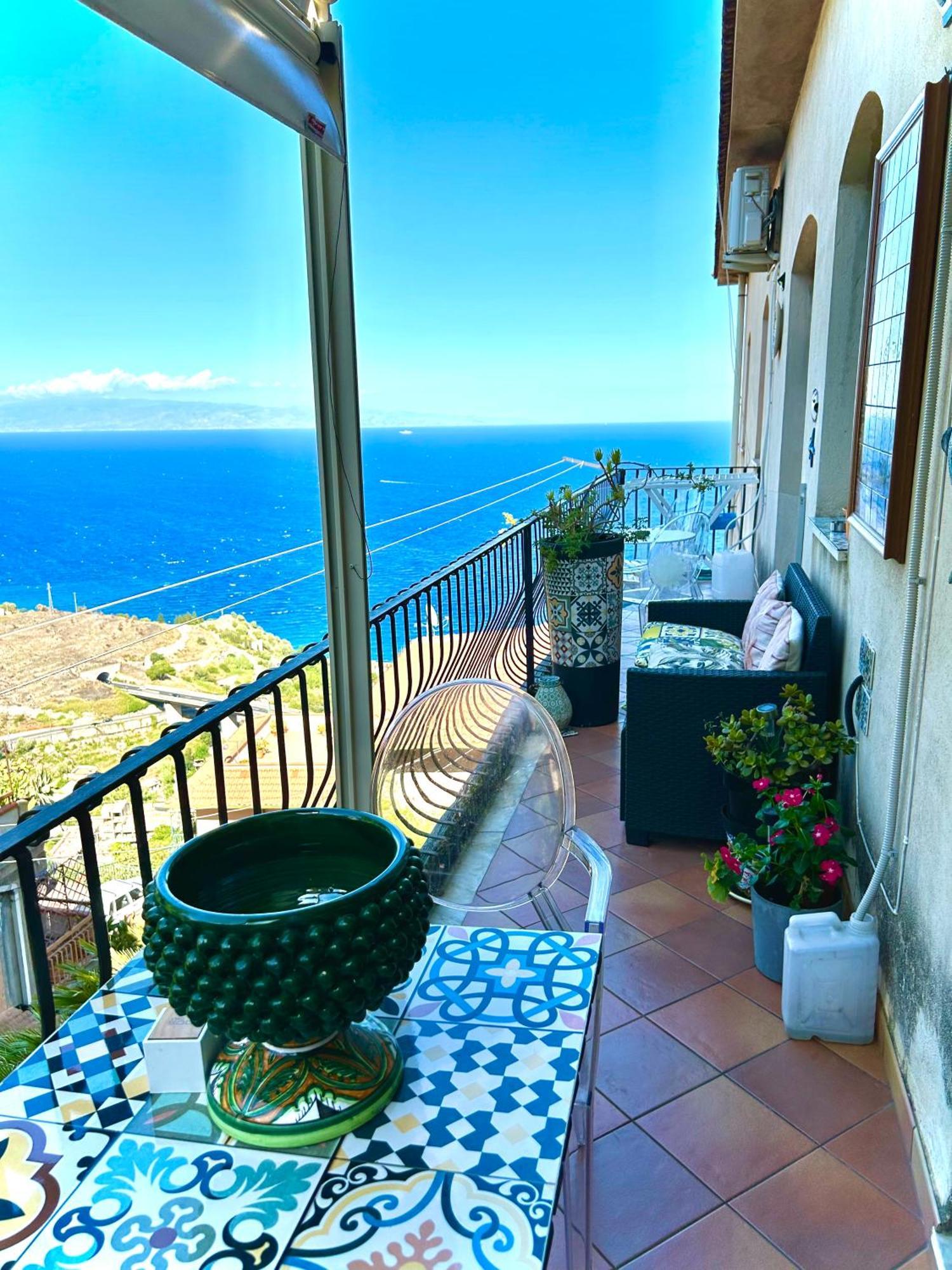 Sun Sky Sea Suite Taormina Exterior photo